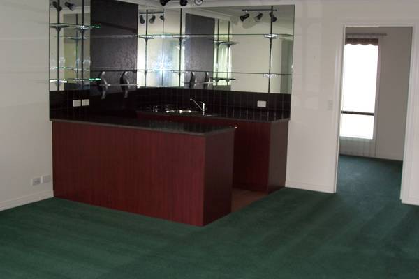 SPACIOUS FAMILY HOME Picture 3