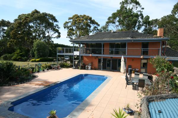 THE BEST OF COAST & COUNTRY Picture 2