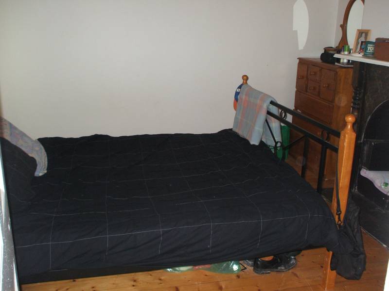 CHARACTER ON COLLINS.... Picture