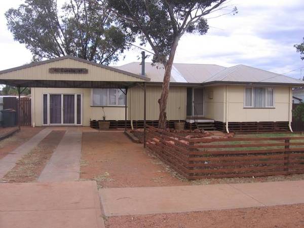 $340.00 p/w
Lamington Picture 1