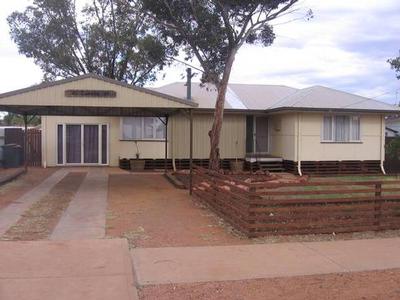 $340.00 p/w
Lamington Picture