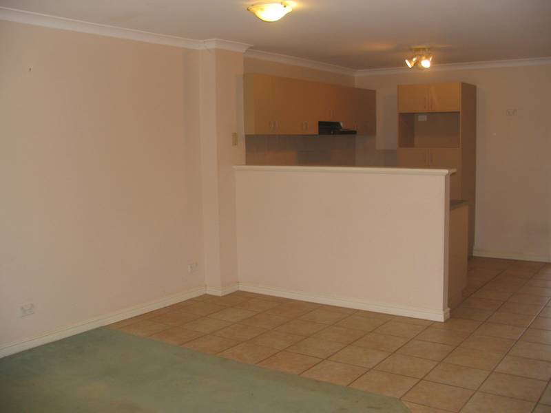 PERFECT IN PICCADILLY! Picture 3