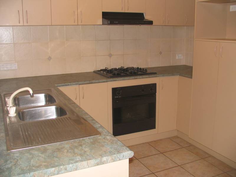 PERFECT IN PICCADILLY! Picture 2