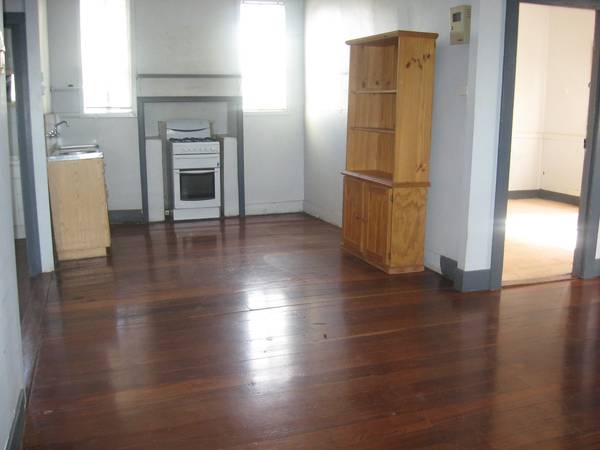 CUTE CHARACTER COTTAGE Picture