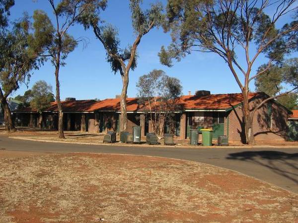 COMFORTABLE & ATTRACTIVE Picture 1