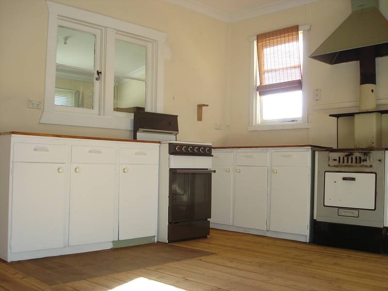 RENOVATOR REQUIRED Picture 3