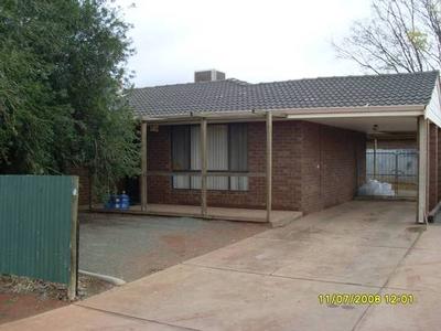 $440.00 p/w 6 bedrooms Picture