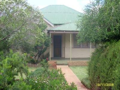 $360.00 p/w Lawns and Gardens looked after. Picture