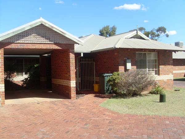 COMPLEX LIVING Picture 1