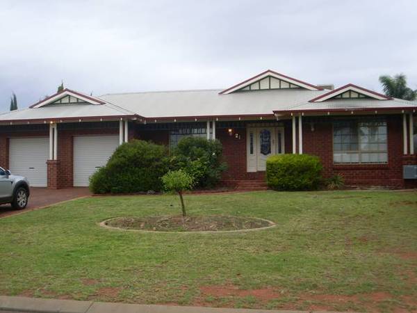 LOCATION LOCATION LOCATION!!! Picture 1