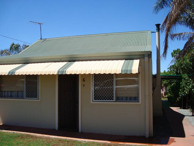 Very Neat & Well Presented Picture 1