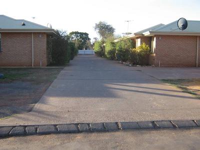 Quiet Complex! Picture