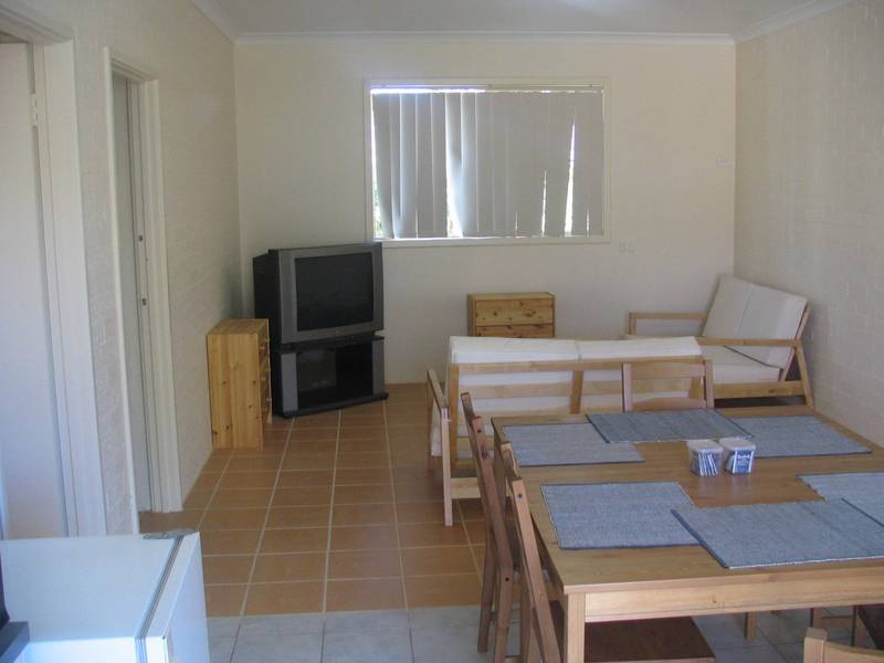 LODGING HOUSE FOR LEASE Picture 2