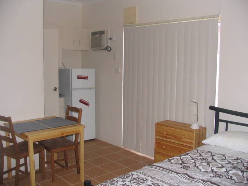 LODGING HOUSE FOR LEASE Picture 3