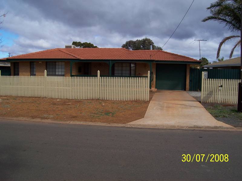 Close to town Picture 1