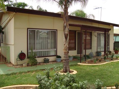 ONE FOR THE ENTERTAINER! Picture