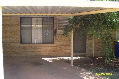 Neat unit $225.00 p/w Picture