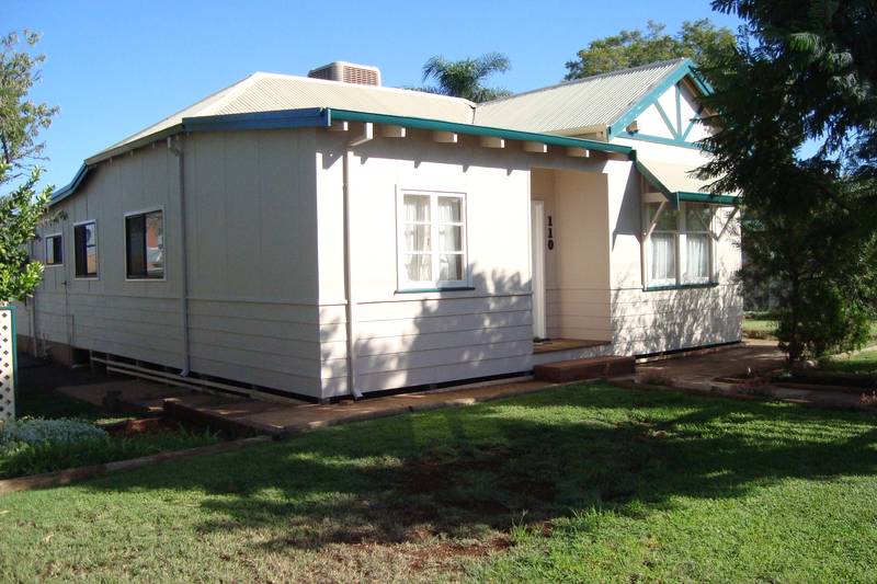 COMFY LIVING! Picture 1