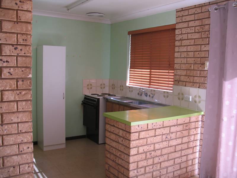 3 Bedroom Unfurnished Picture 3