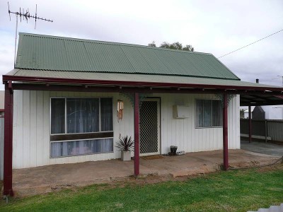 WOOD BURNING FIRE FOR THOSE WINTER NIGHTS!!ONE WEEKS FREE RENT!! Picture