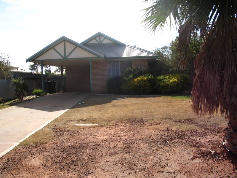 very nice brick unit
$310.00 p/w Picture 1