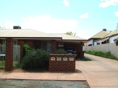 CLOSE TO SCHOOLS & SHOPS Picture