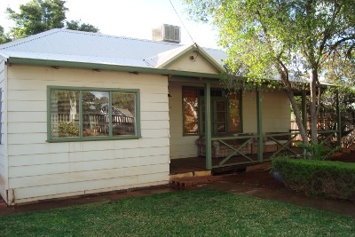 KALGOORLIE CHARACTER WITH
ALLURING FEATURES! Picture