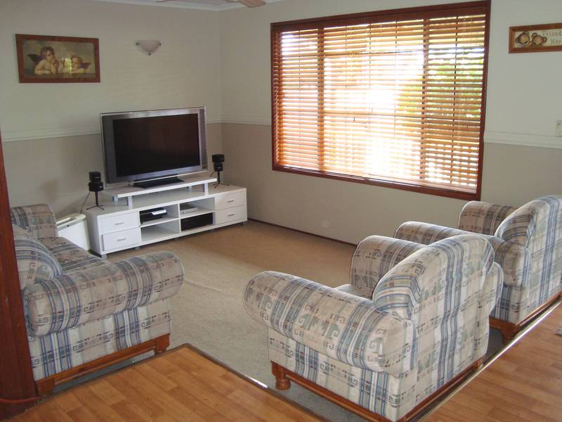 COMFORTABLE AND AFFORDABLE Picture 3