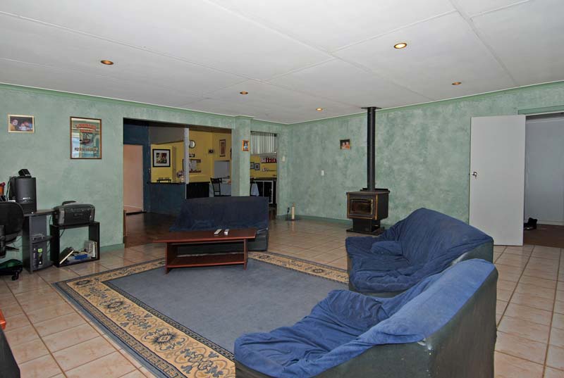 IMPRESSIVE SIZE - CENTRAL LOCATION Picture 3