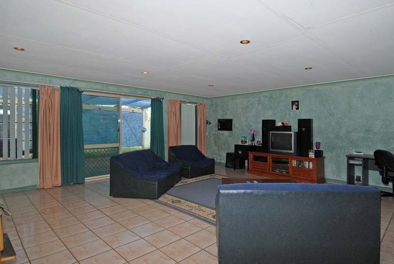 IMPRESSIVE SIZE - CENTRAL LOCATION Picture 2