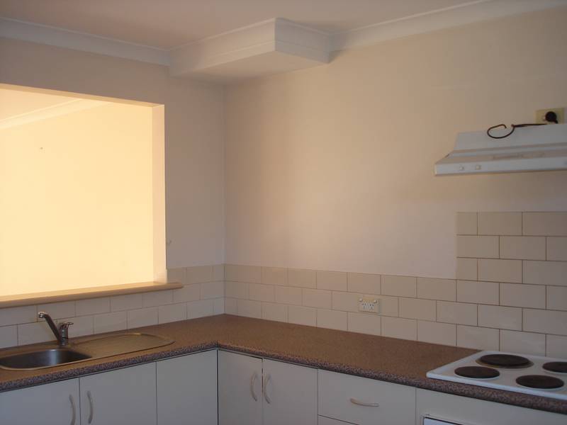 A HOP, SKIP AND A JUMP TO THE MAIN STREET Picture 3