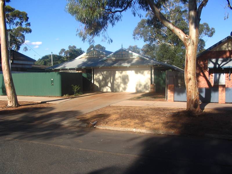 Great Location in Lamington Picture 1