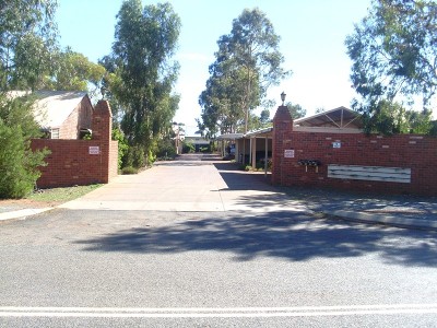 Attractive & Quiet Complex Picture