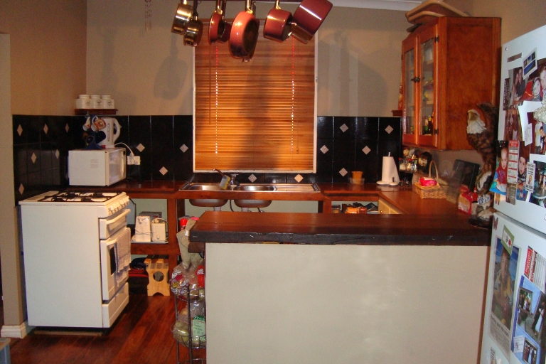 Cute Country Cottage Picture 3