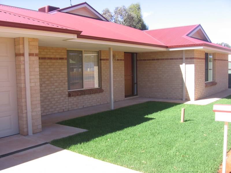 LOVELY EXECUTIVE STYLE HOME Picture 1