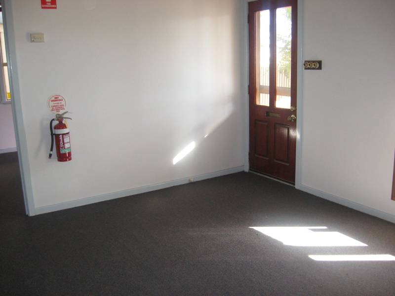 FOR LEASE Picture 3