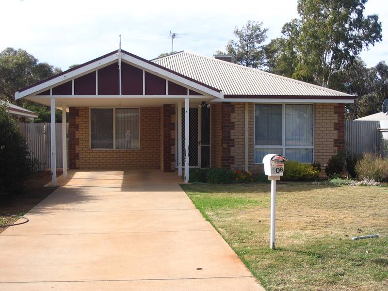 QUIET STREET Picture 1