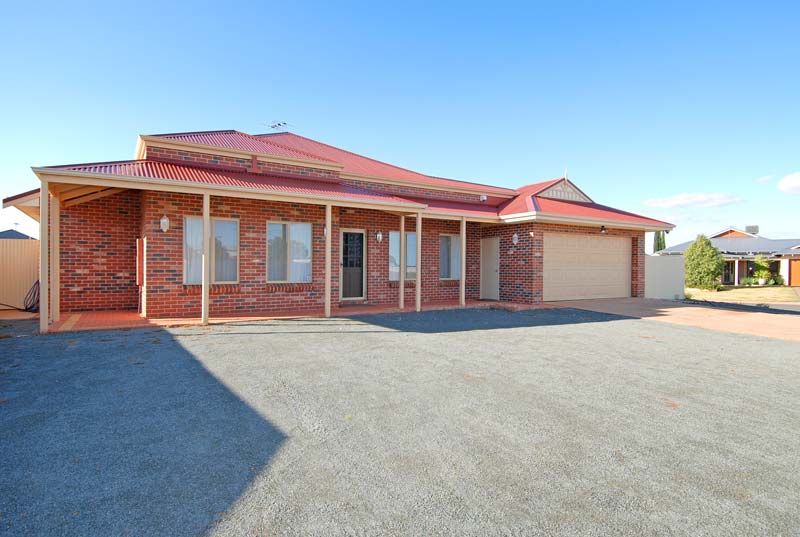 Brand New Classy Home in Sought after Estate Picture 1