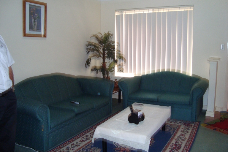 JUST STROLL IN & UNWIND Picture 3