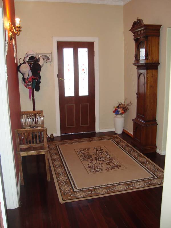 HIDDEN CHARM! Picture 2