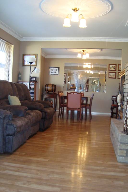 FAMILY HOME WITH THE LOT! Picture 2