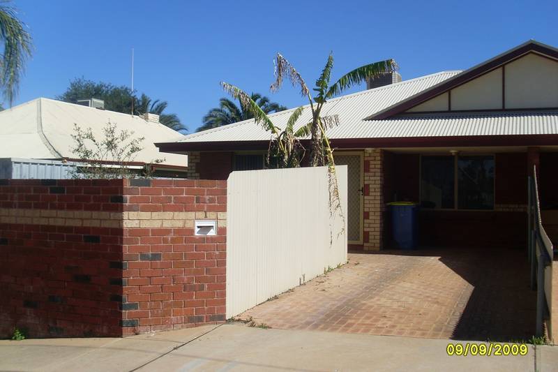 $275.00p/w Furnished unit Picture 1