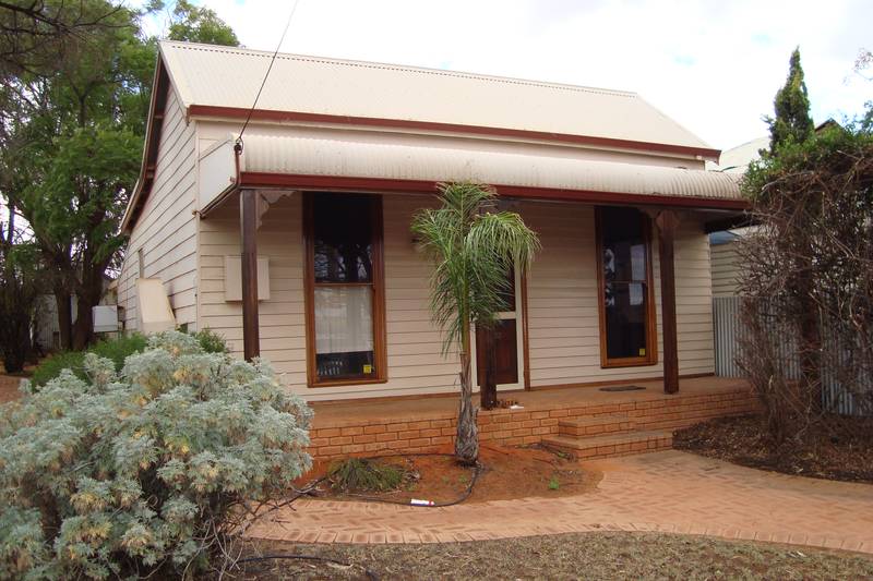 OFFICE FOR LEASE Picture 1