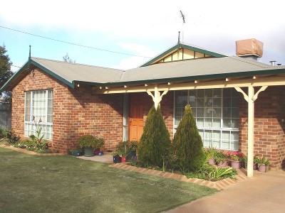 ATTRACTIVE & COMFORTABLE Picture ATTRACTIVE & COMFORTABLE Picture