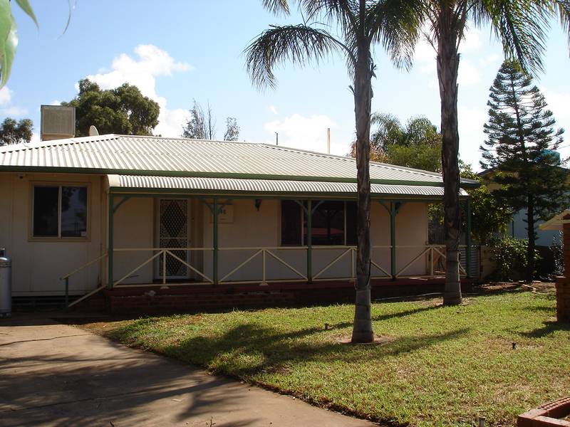 FAMILY HOME CLOSE TO SCHOOLS Picture 1