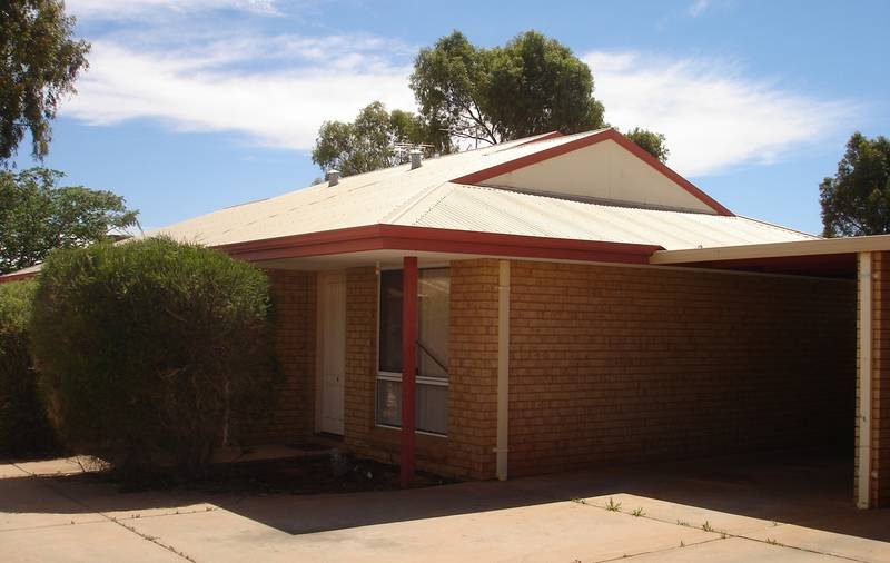 PRICED TO SELL - WILL CONSIDER OFFERS OVER $ 210,000.00 Picture 1