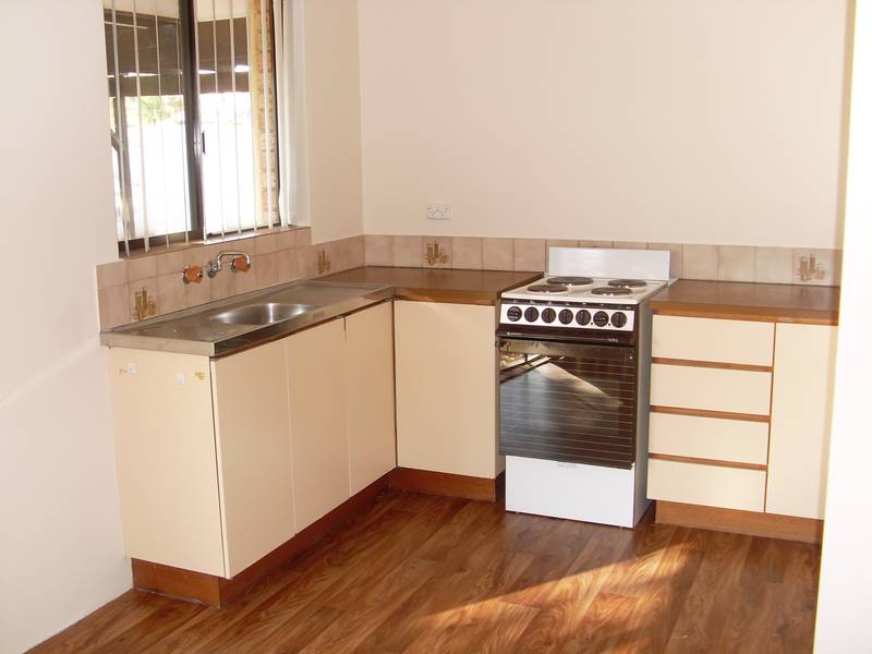 RECENTLY REFURBISHED! Picture 2