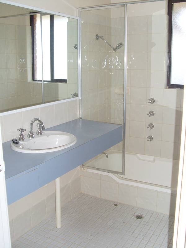 RECENTLY REFURBISHED! Picture 3