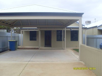 Brand new 4x2 Picture Brand new 4x2 Picture