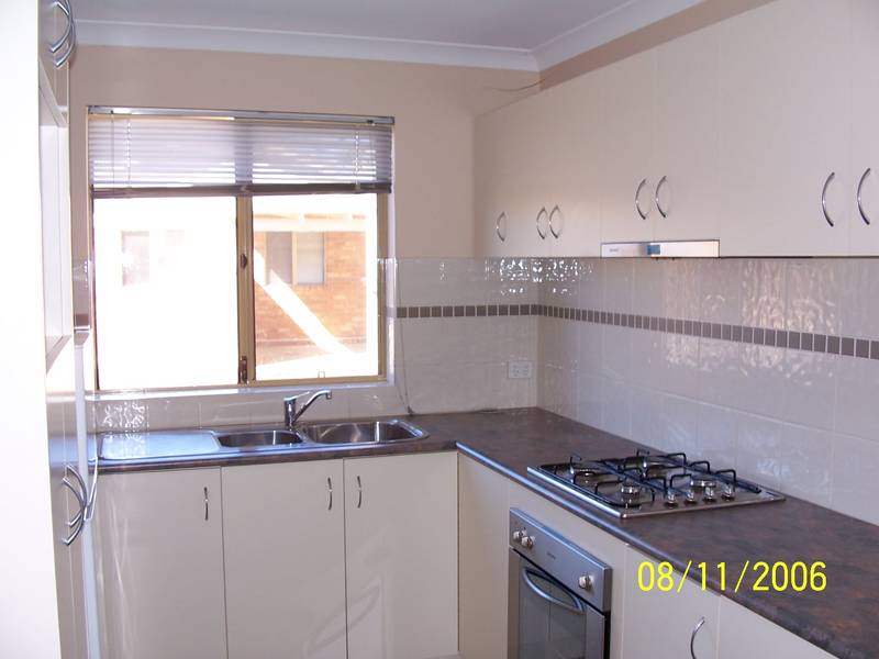 GOOD LOCATION CLOSE TO HOSPITAL & AMENITIES Picture 2